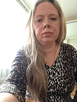 Irina3718 online show from 02/12/26, 12:27