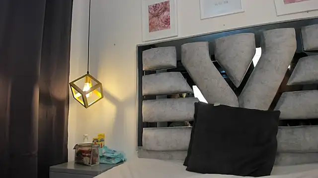 valery and Dani  online show from 11/21/25, 08:08