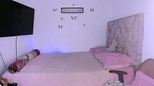 Snapshot of Tania_rendon chatting on 07/17/26, 10:01 Tania rendon online show from 07/17/26, 10:01