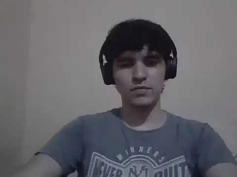 Snapshot of Visculi chatting on 12/17/25, 11:43 Visculi online show from 12/17/25, 11:43