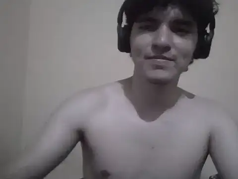 Snapshot of Visculi chatting on 12/19/25, 12:25 Visculi online show from 12/19/25, 12:25