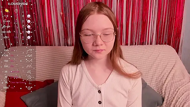 Snapshot of luv_tessa chatting on 02/14/26, 02:01 luv tessa online show from 02/14/26, 02:01