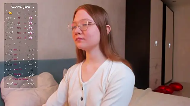 Snapshot of luv_tessa chatting on 02/20/26, 06:26 luv tessa online show from 02/20/26, 06:26