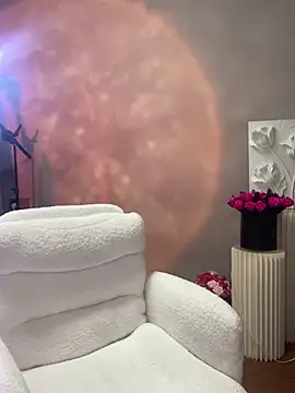 Baby-youyou online show from 03/18/25, 08:26