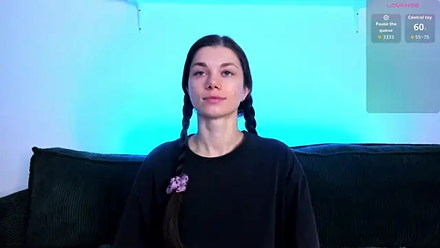 Eva McCoy online show from 12/03/25, 09:31