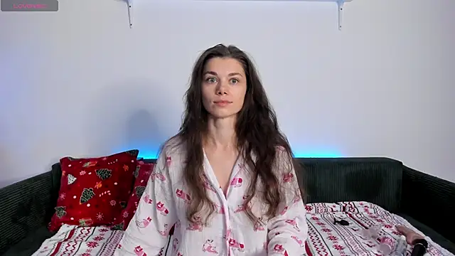 Eva McCoy online show from 12/17/25, 07:35