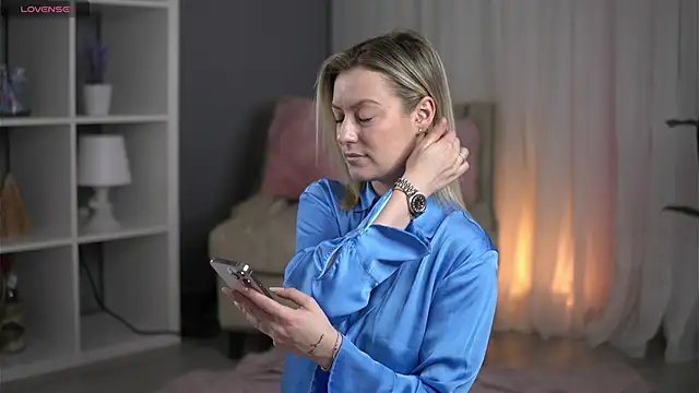AnnastasiaMills online show from 04/03/26, 08:04