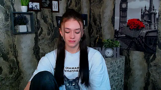 Snapshot of LanaTey chatting on 02/05/26, 02:24 LanaTey online show from 02/05/26, 02:24