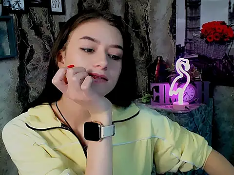 LanaTey online show from 10/12/25, 11:00