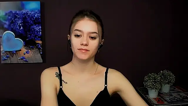 LanaTey online show from 03/20/25, 10:32