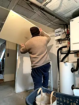 Snapshot of billybib83 chatting on 11/14/25, 12:42 billybib83 online show from 11/14/25, 12:42