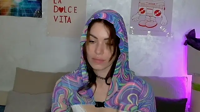 SweetDarling7 online show from 05/18/26, 03:39
