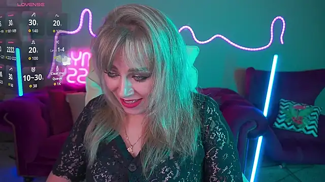 CandyLadyyy online show from 11/06/25, 09:52