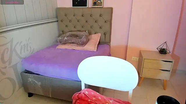 Tania Duque online show from 09/25/25, 01:17