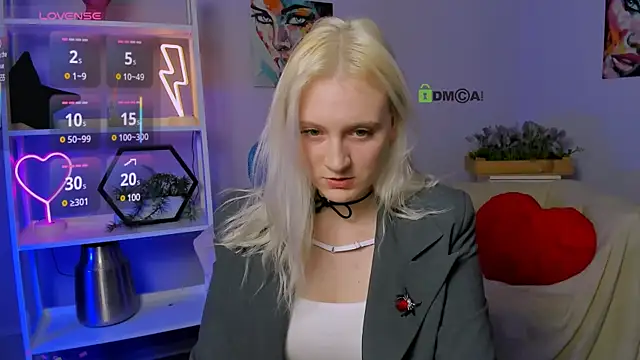 Snapshot of madam_uliis chatting on 03/18/25, 06:28 madam uliis online show from 03/18/25, 06:28