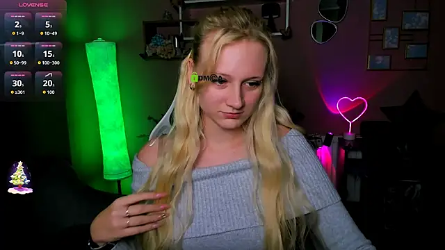 Snapshot of madam_uliis chatting on 12/01/25, 10:16 madam uliis online show from 12/01/25, 10:16