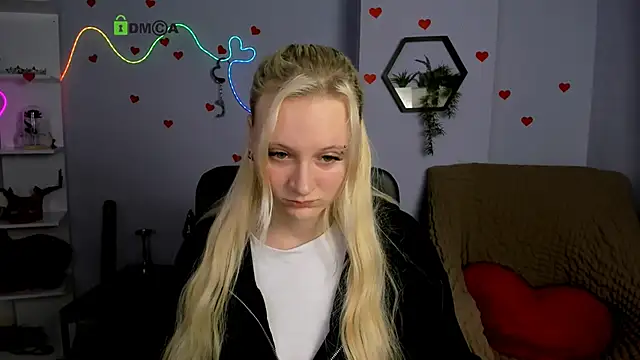 Snapshot of madam_uliis chatting on 04/30/26, 08:21 madam uliis online show from 04/30/26, 08:21