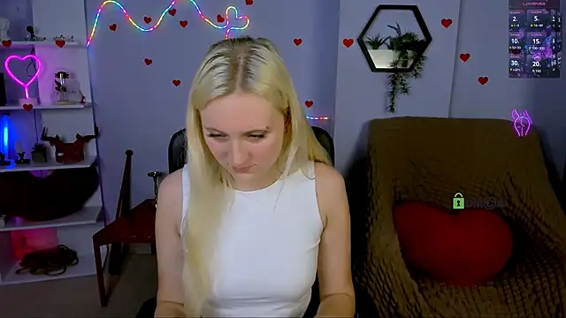 Snapshot of madam_uliis chatting on 05/03/26, 10:20 madam uliis online show from 05/03/26, 10:20