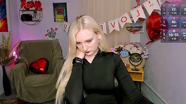 Snapshot of madam_uliis chatting on 02/19/26, 12:24 madam uliis online show from 02/19/26, 12:24