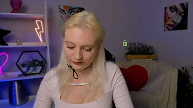 Snapshot of madam_uliis chatting on 03/18/25, 09:12 madam uliis online show from 03/18/25, 09:12