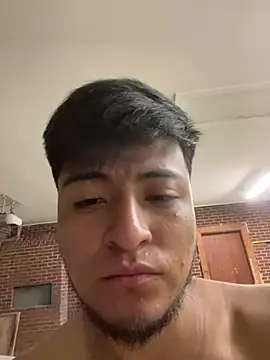 YAHIRALEJANDRIIIIII online show from 06/26/26, 05:57
