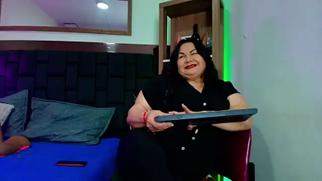 EllenaBoobs  online show from 05/13/26, 04:08
