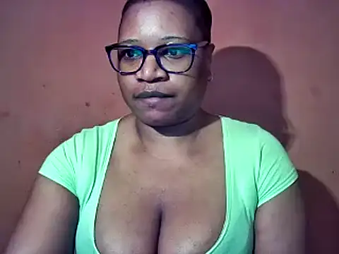 Snapshot of sexyamanda_ chatting on 10/08/25, 09:22 sexyamanda online show from 10/08/25, 09:22