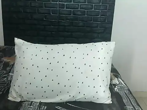 clover cams1874 online show from 12/03/25, 07:57