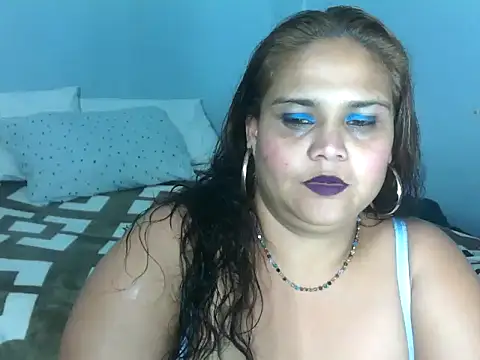 Snapshot of clover_cams1874 chatting on 09/13/25, 05:46 clover cams1874 online show from 09/13/25, 05:46