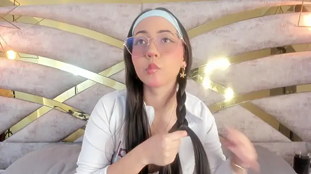 Sofiia Rossee  online show from 11/05/25, 08:23