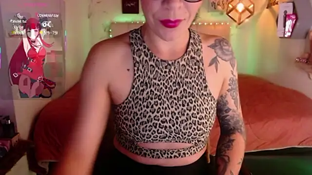 Snapshot of mia_velvet1 chatting on 12/20/25, 03:26 mia velvet1 online show from 12/20/25, 03:26