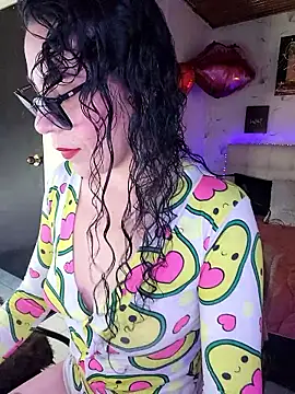 Snapshot of mia_velvet1 chatting on 01/07/26, 03:28 mia velvet1 online show from 01/07/26, 03:28