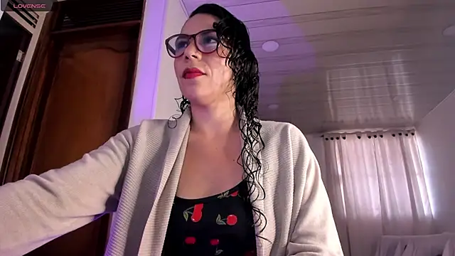 Snapshot of mia_velvet1 chatting on 05/07/26, 12:41 mia velvet1 online show from 05/07/26, 12:41