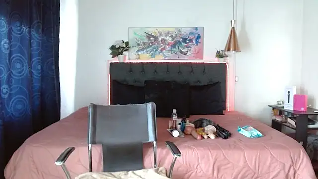 Snapshot of mia_velvet1 chatting on 10/21/25, 02:38 mia velvet1 online show from 10/21/25, 02:38