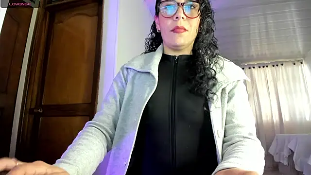 Snapshot of mia_velvet1 chatting on 04/20/26, 12:30 mia velvet1 online show from 04/20/26, 12:30