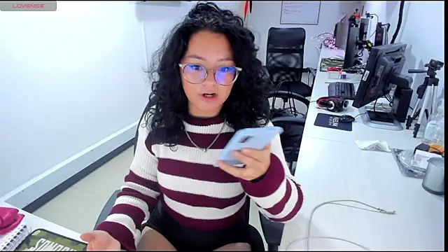 jenn cg online show from 11/03/25, 07:39