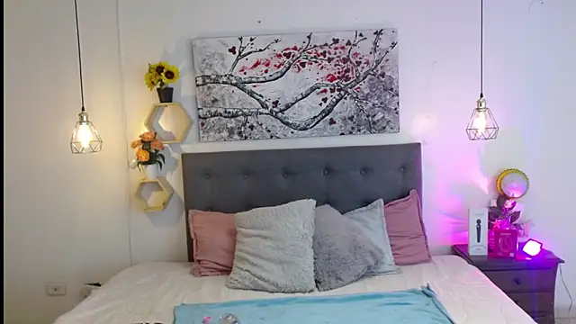 Rose Thompson1 online show from 12/05/25, 01:43