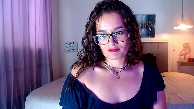 Snapshot of Rose_Thompson1 chatting on 03/15/25, 05:26 Rose Thompson1 online show from 03/15/25, 05:26