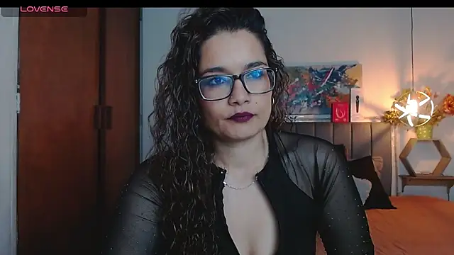 Snapshot of Rose_Thompson1 chatting on 09/29/25, 01:39 Rose Thompson1 online show from 09/29/25, 01:39