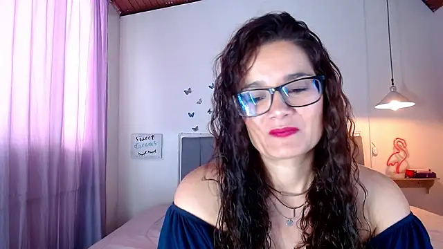 Snapshot of Rose_Thompson1 chatting on 03/15/25, 02:23 Rose Thompson1 online show from 03/15/25, 02:23