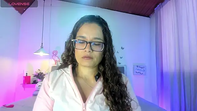 Rose Thompson1 online show from 04/19/26, 01:45