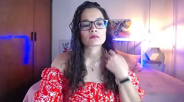 Snapshot of Rose_Thompson1 chatting on 03/12/25, 01:51 Rose Thompson1 online show from 03/12/25, 01:51