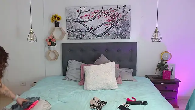 Rose Thompson1 online show from 11/26/25, 01:55