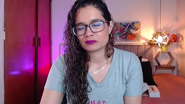 Snapshot of Rose_Thompson1 chatting on 10/02/25, 01:36 Rose Thompson1 online show from 10/02/25, 01:36