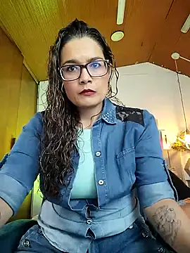 Snapshot of Rose_Thompson1 chatting on 10/03/25, 01:34 Rose Thompson1 online show from 10/03/25, 01:34