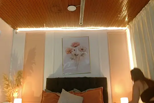 Rose Thompson1 online show from 06/18/26, 01:38