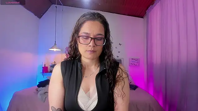 Rose Thompson1 online show from 05/03/26, 01:36