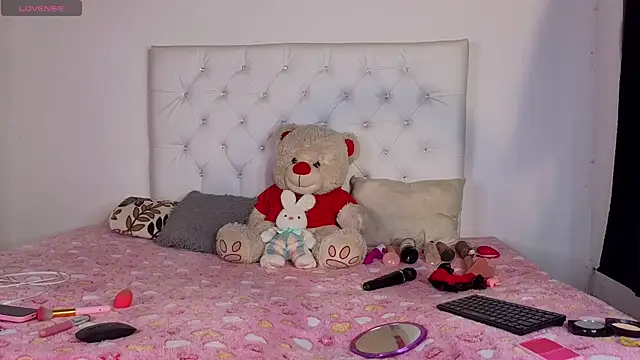 Snapshot of megan_stathann chatting on 04/05/26, 11:44 megan stathann online show from 04/05/26, 11:44