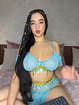 alisonnwalker2025 online show from 05/14/26, 12:24
