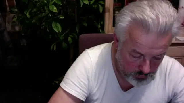 Berg Boy online show from 11/21/25, 01:04